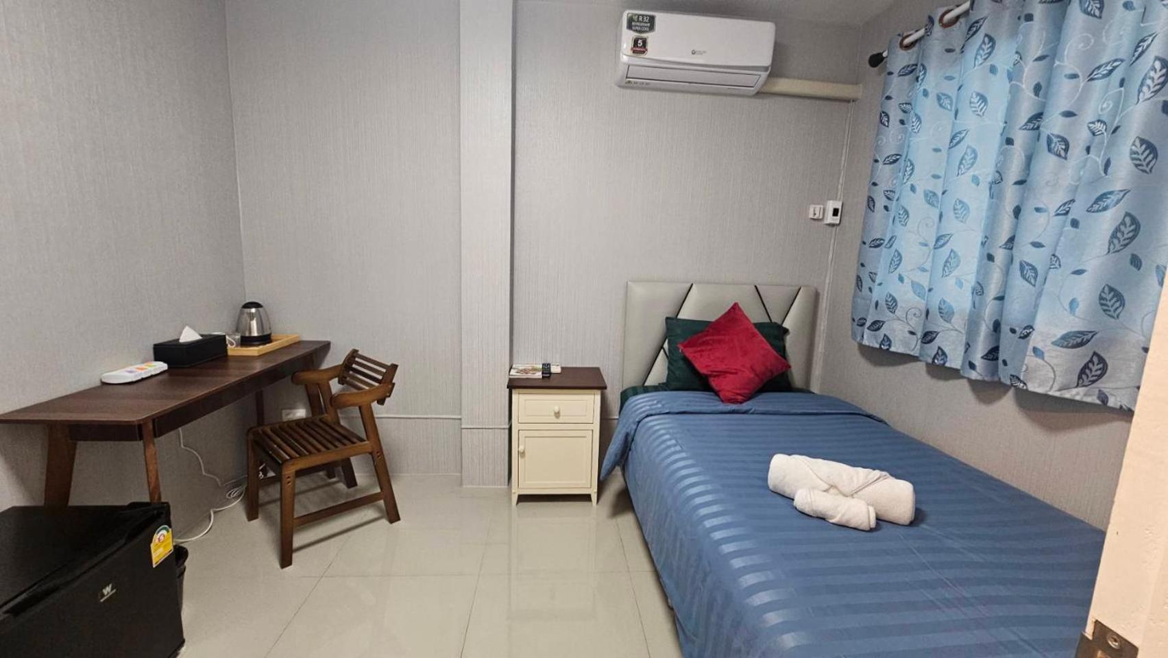 Khokeng Room Bangkok Rum bild